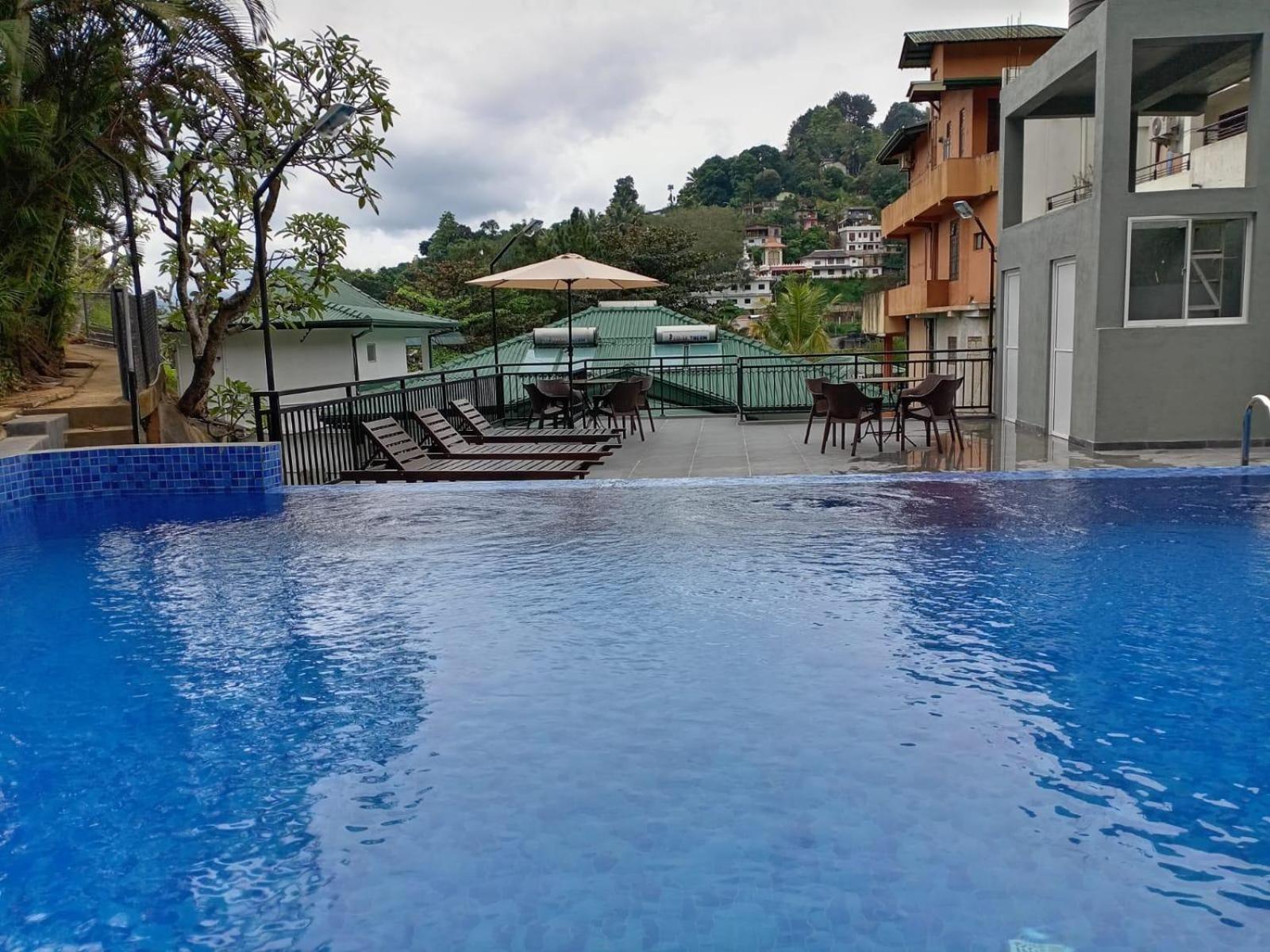 Hotel Travellers Nest Kandy Eksteriør bilde