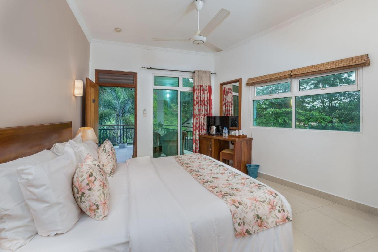 Hotel Travellers Nest Kandy Eksteriør bilde