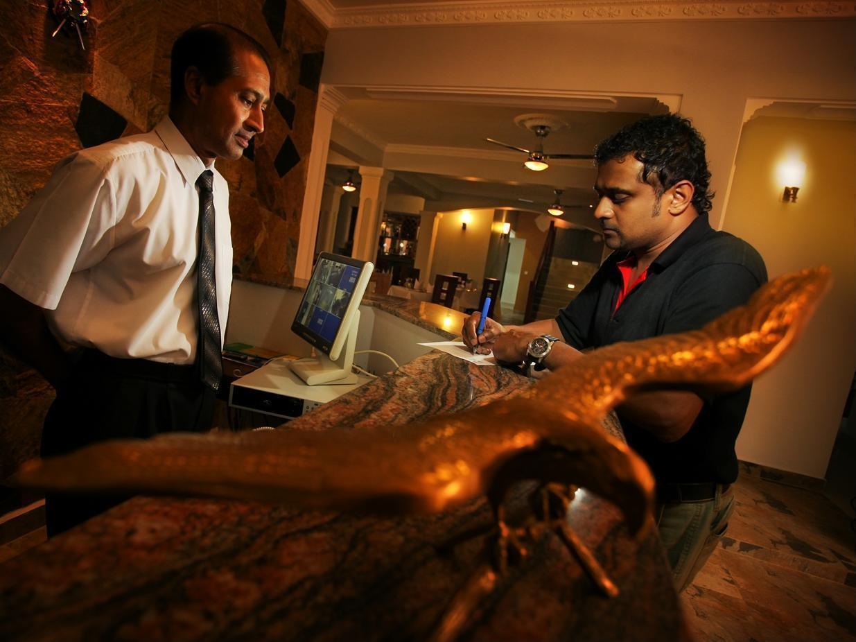 Hotel Travellers Nest Kandy Eksteriør bilde