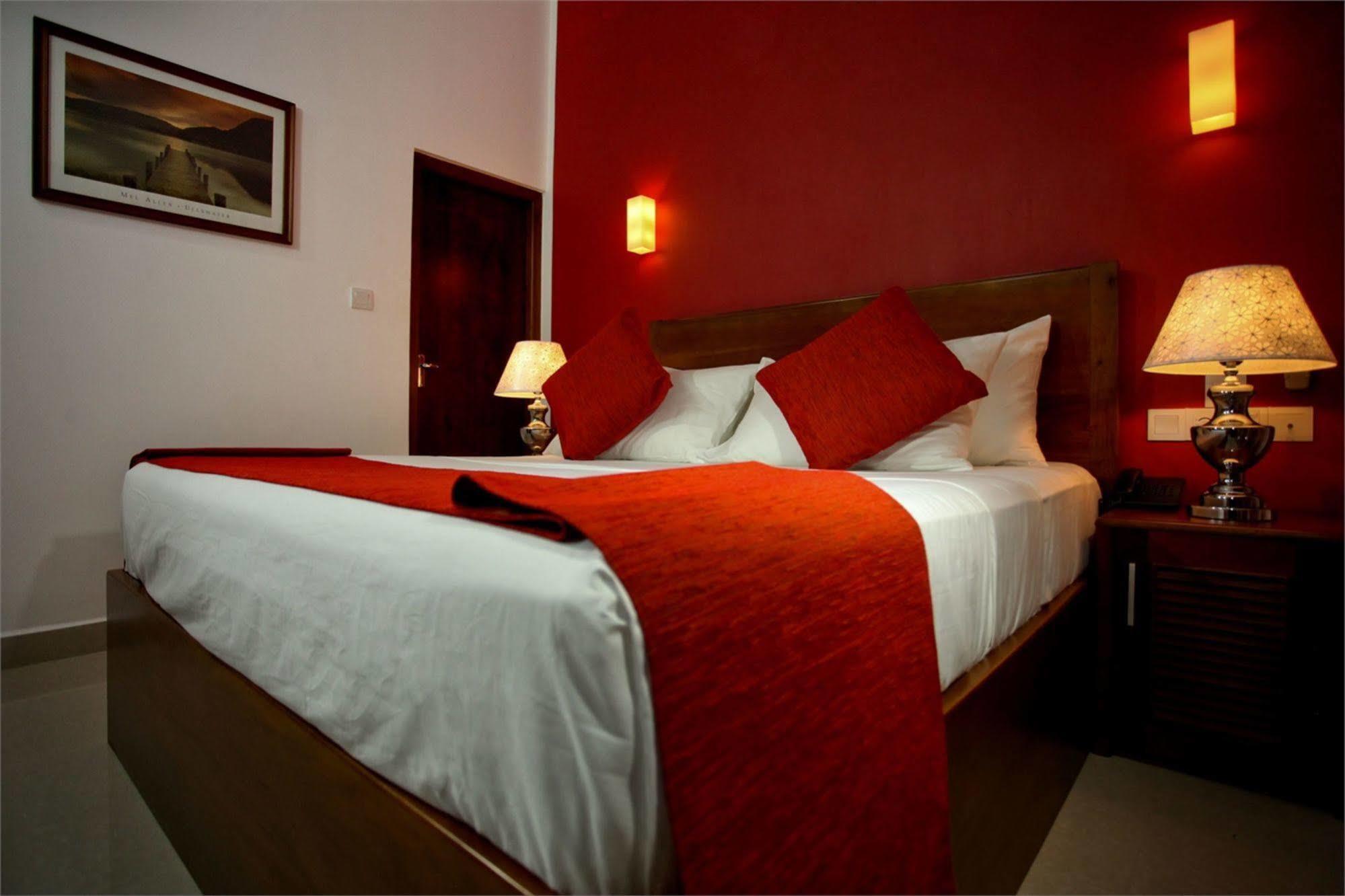 Hotel Travellers Nest Kandy Eksteriør bilde